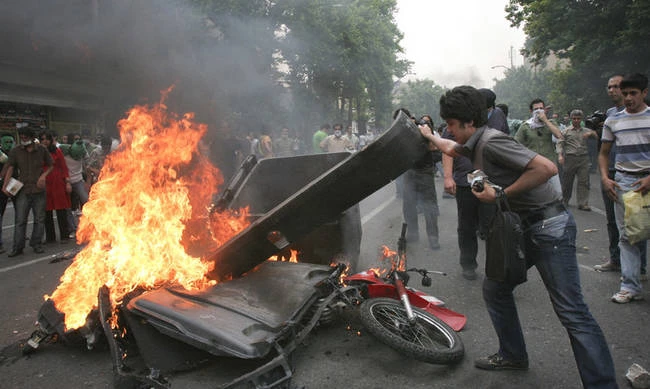 Συνταρακτικές αποκαλύψεις από τους «Φρουρούς της Επανάστασης»: Χιλιάδες Ιρανοί εκπαιδεύτηκαν από τις ΗΠΑ για να προκαλέσουν ταραχές